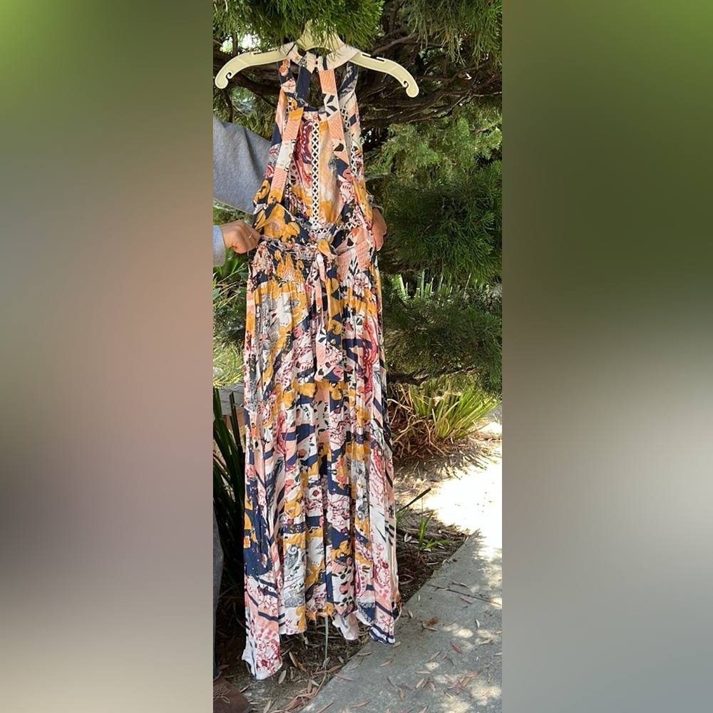 Jaase endless floral maxi dress with Crochet Details size Small‎